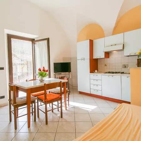 La Ghiacciaia Apartment *